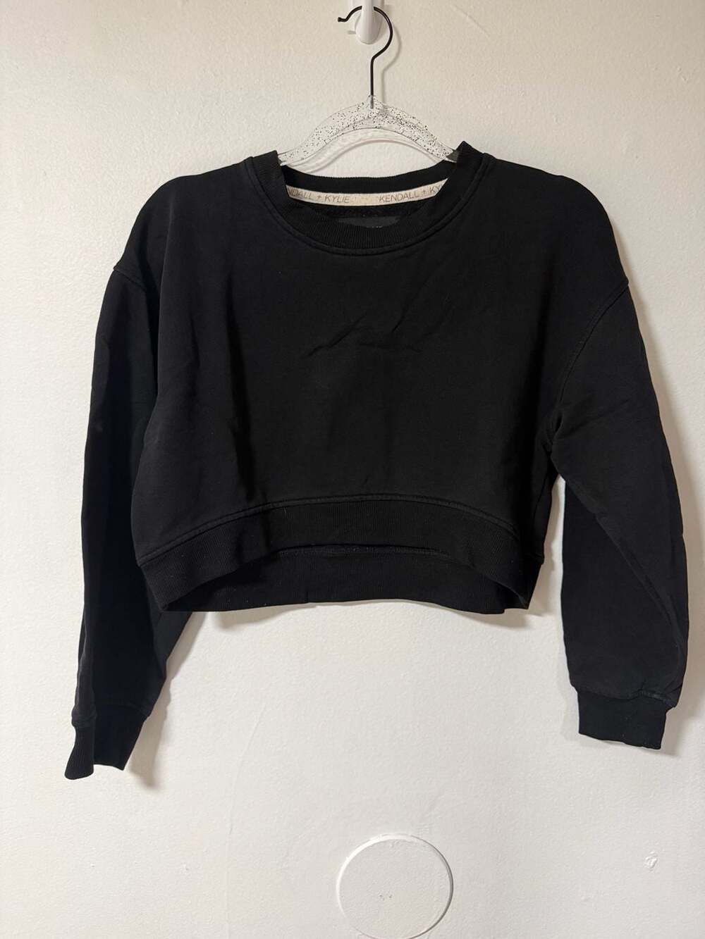 Kendall + Kylie Black Cropped Crewneck Sweatshirt Medium
